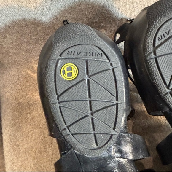 COLE HAAN NIKE Sz 9.5B Gladiator Stylish Black Strappy Sandals Flats Zipper Back - Picture 9 of 12